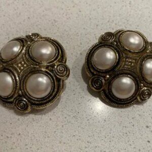 Vintage clip earrings